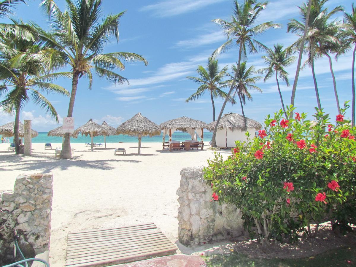Tropicana Suites Deluxe Beach Club & Pool Punta Cana Bagian luar foto