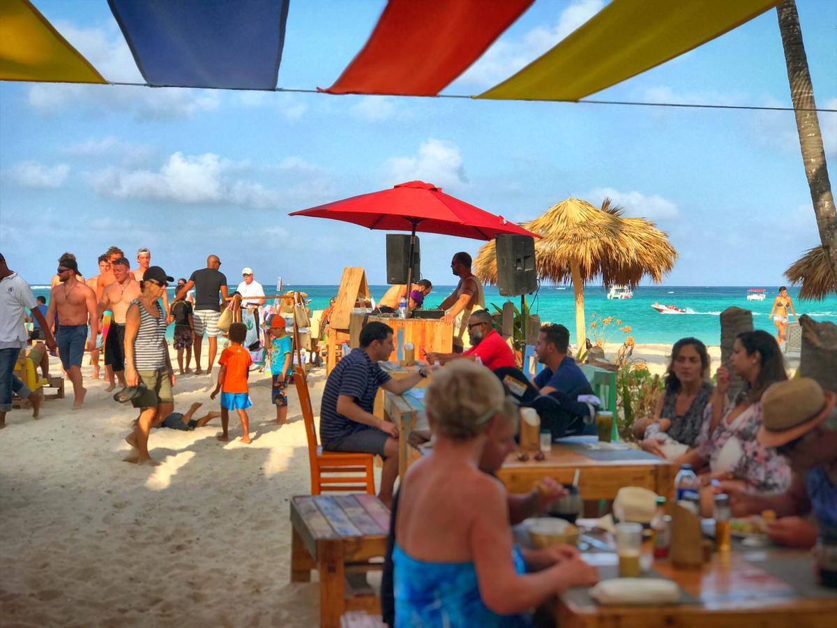 Tropicana Suites Deluxe Beach Club & Pool Punta Cana Bagian luar foto